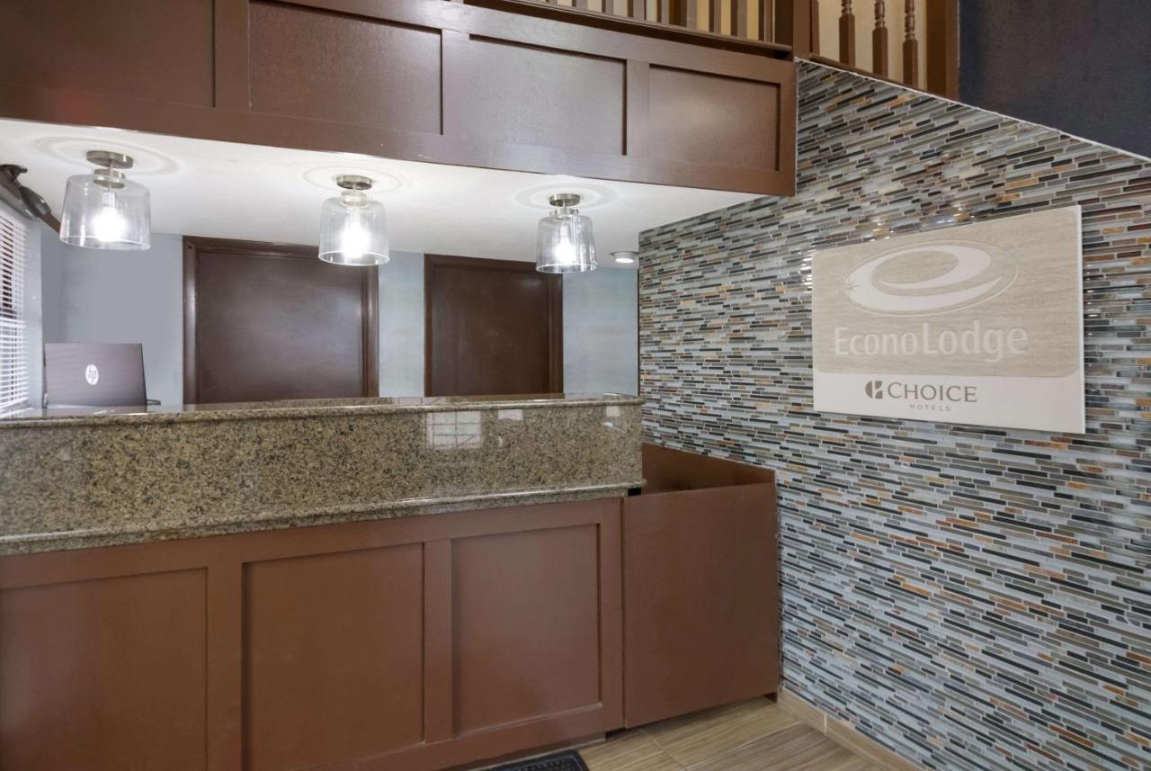 Econo Lodge Near The Domain - The Arboretum Austin Buitenkant foto