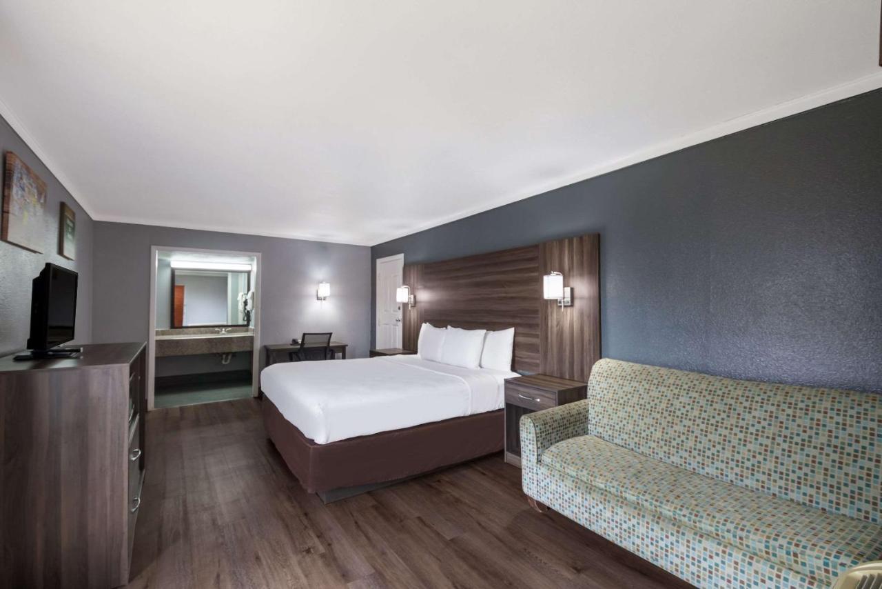 Econo Lodge Near The Domain - The Arboretum Austin Buitenkant foto