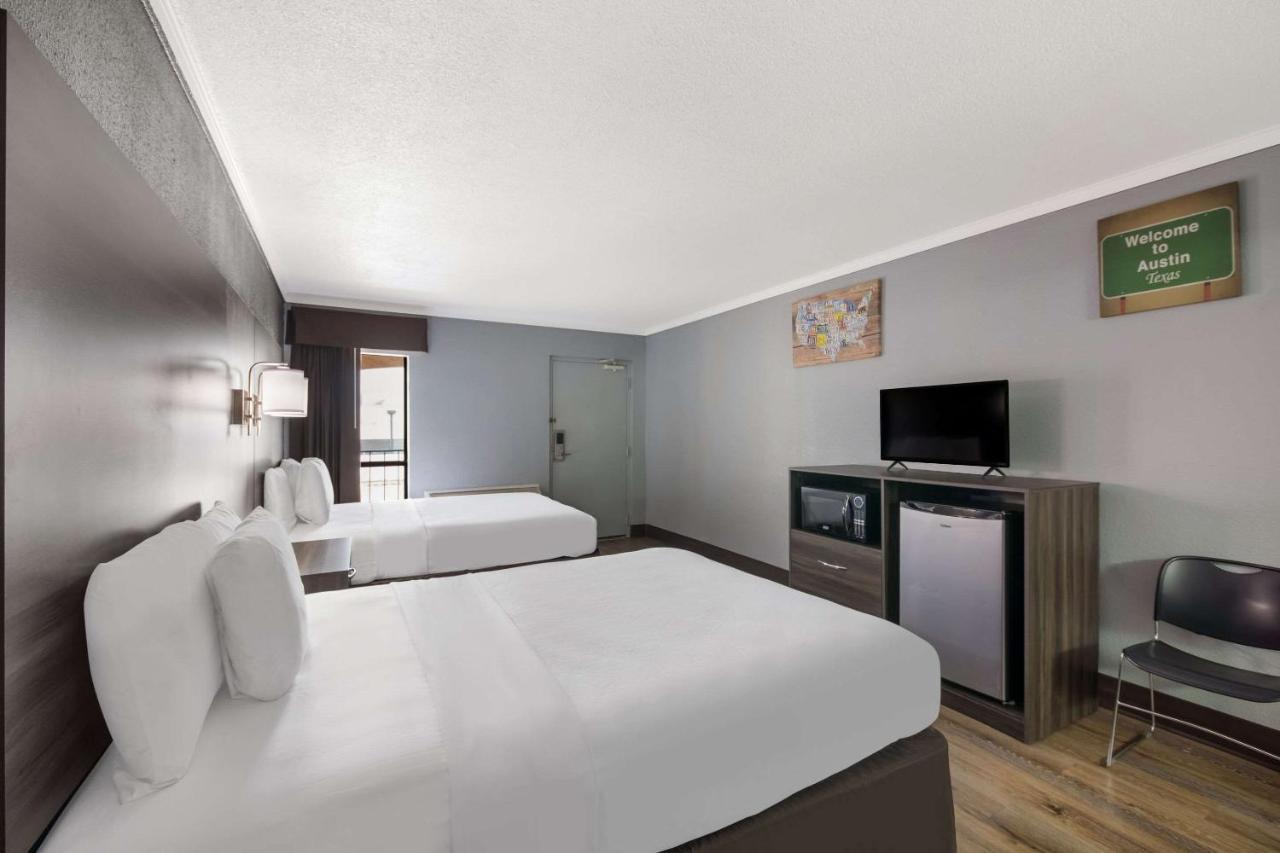 Econo Lodge Near The Domain - The Arboretum Austin Buitenkant foto